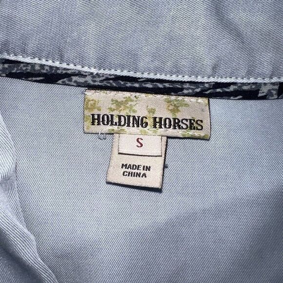 Holding Horses Anthropologie Shirt Chambray Pearl Snap Long Sleeve Collar Small - Picture 3 of 4